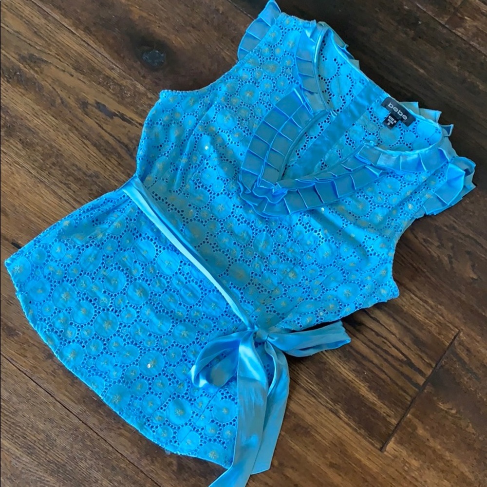 🌺🌺Bebe sleeveless top S
